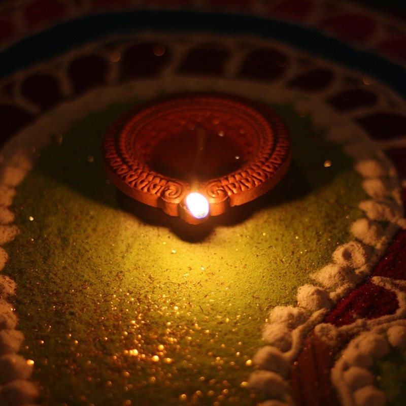 Diya and Rangoli Festive Combo