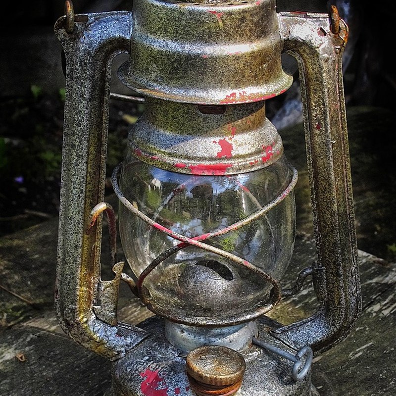 Metal Cutwork Lantern (Set of 2)