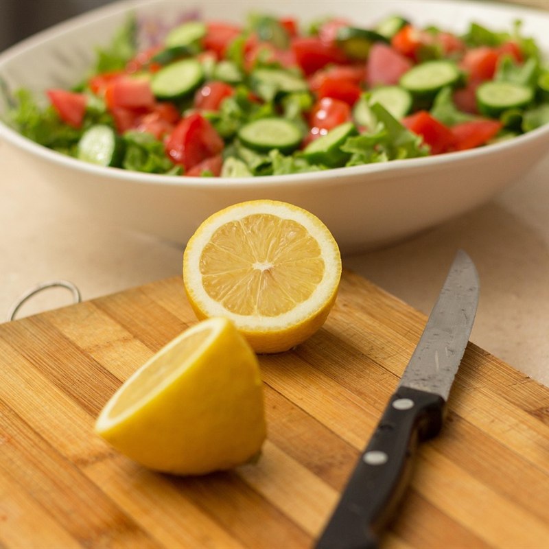 Wooden Chopping Board with Knife